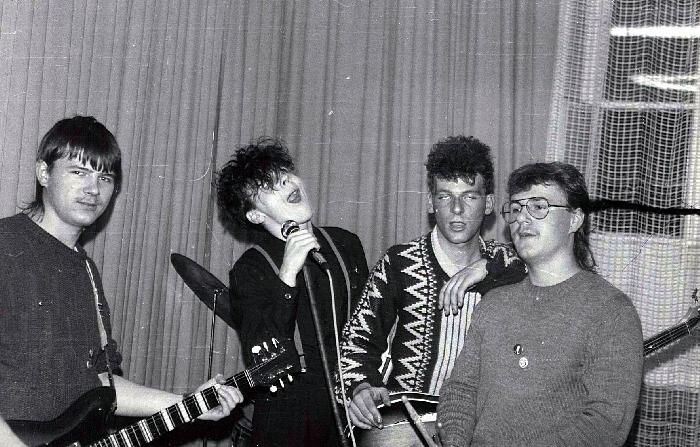 Dee Dee, Kurdupel, Sworek i Gruby- praba 1987.jpg - powi�kszenie